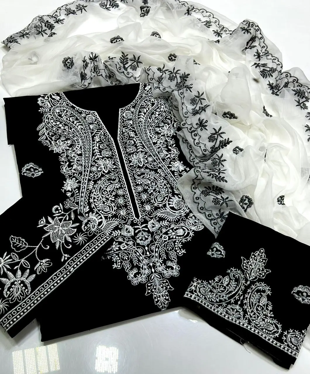 elegant black white embroidered 3 piece suit with dupatta elegant black white embroidered 3 piece suit with dupatta